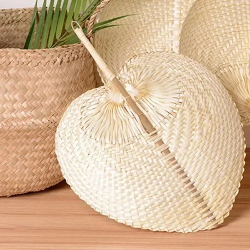 Abanico tejido Aria Palm · Hecho a mano en bambú