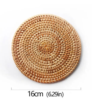 Posavasos e Individuales Marula Coil tejidos de ratán · Set decorativo apilable