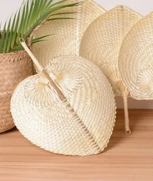 Abanico tejido Aria Palm · Hecho a mano en bambú