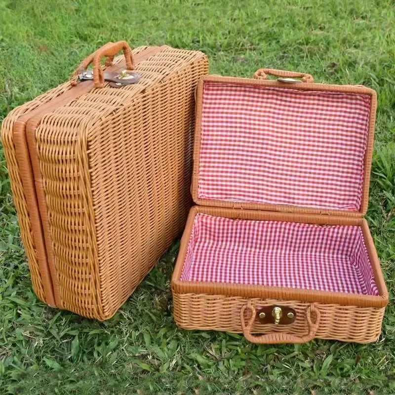 OakTrail Picnic · Maleta de ratán tejida
