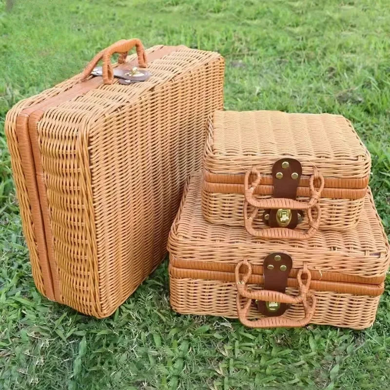 OakTrail Picnic · Maleta de ratán tejida