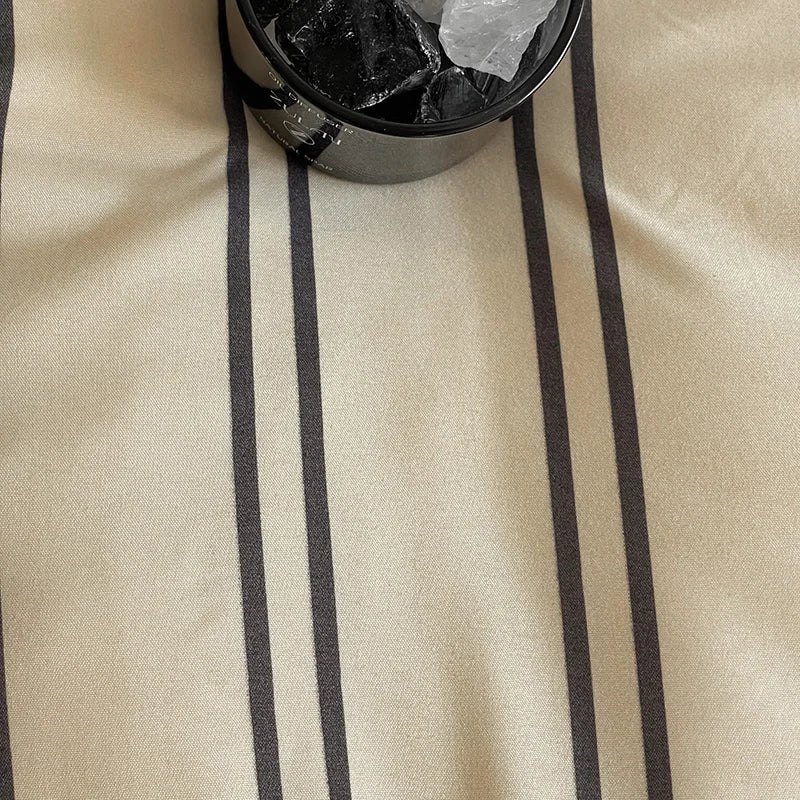 Cubrecama Midnight Desert · Beige & Negro