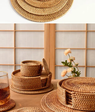 Posavasos e Individuales Marula Coil tejidos de ratán · Set decorativo apilable