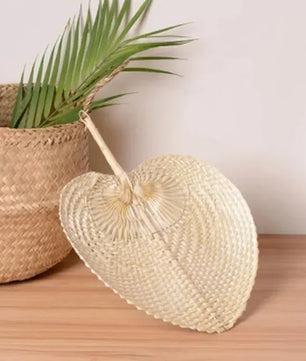 Abanico tejido Aria Palm · Hecho a mano en bambú