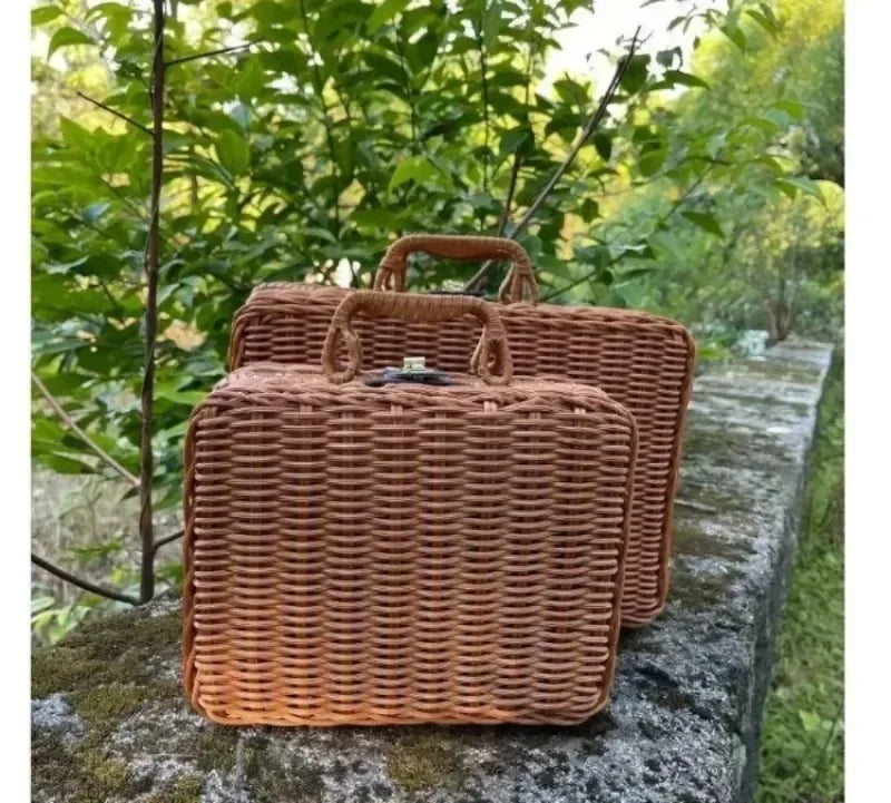 Maleta de mimbre Retro hecha a mano, cesta de almacenamiento de mimbre para Picnic, viaje, Camping, comida, aperitivos, contenedor de equipaje, maleta tejida de paja