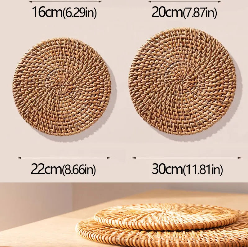Posavasos e Individuales Marula Coil tejidos de ratán · Set decorativo apilable