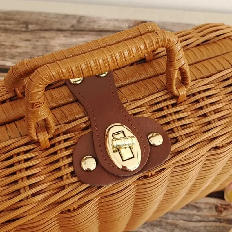 OakTrail Picnic · Maleta de ratán tejida